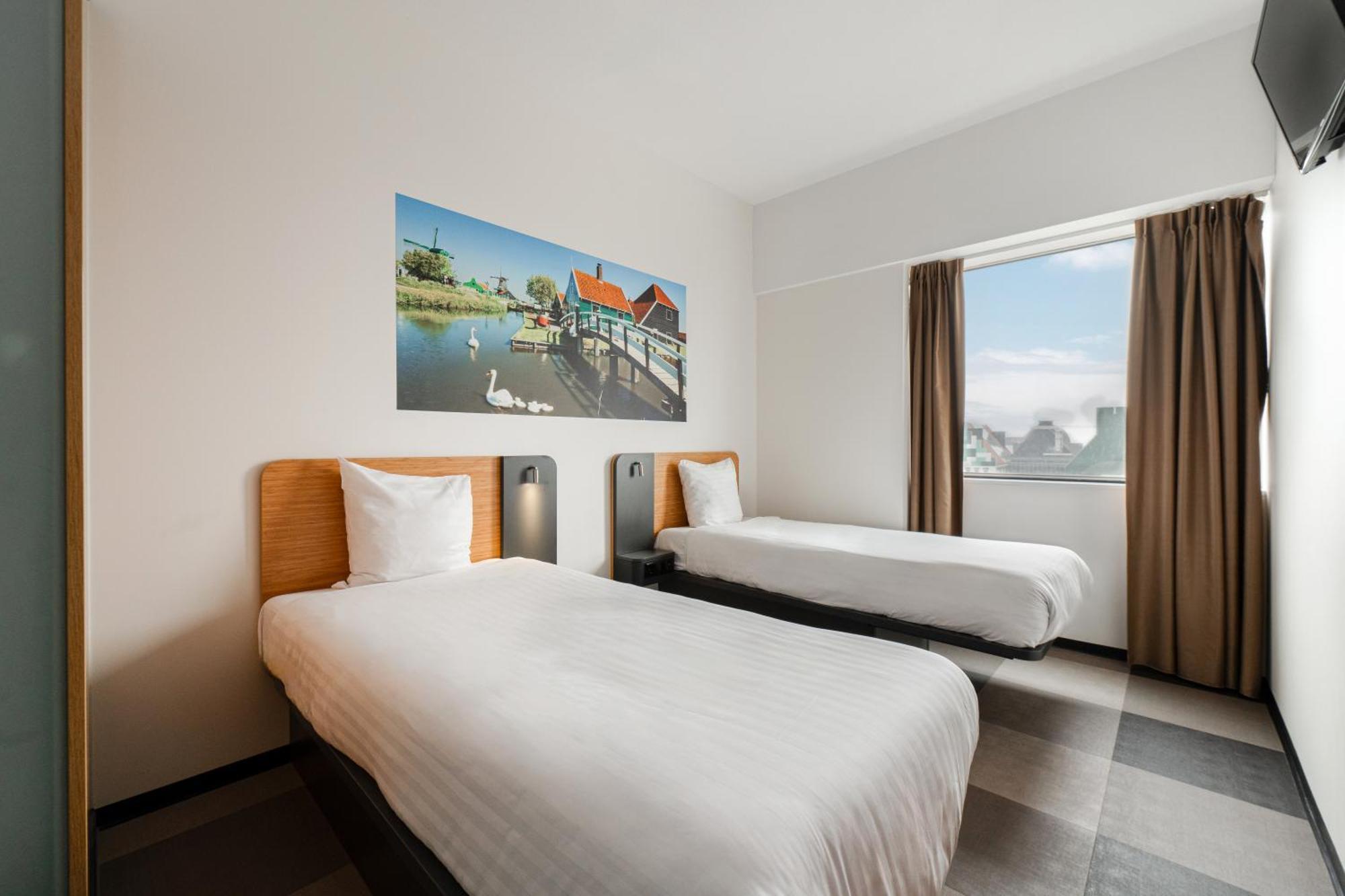 Easyhotel Amsterdam Zaandam Bagian luar foto