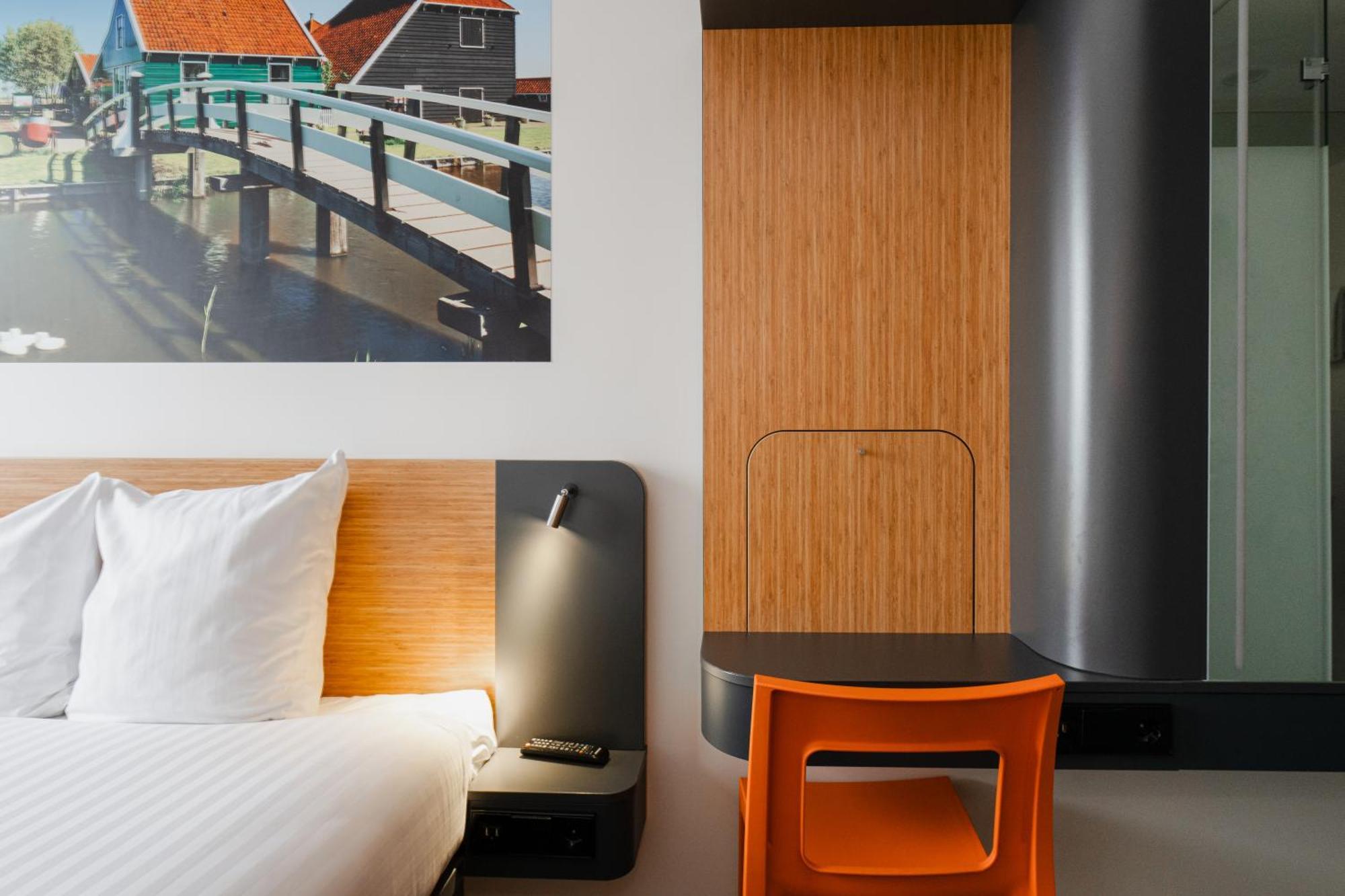 Easyhotel Amsterdam Zaandam Bagian luar foto
