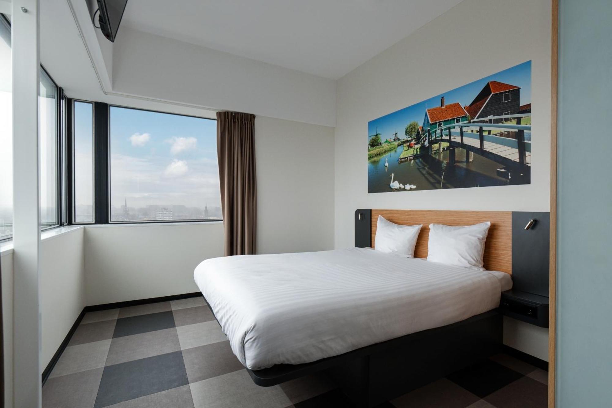Easyhotel Amsterdam Zaandam Bagian luar foto