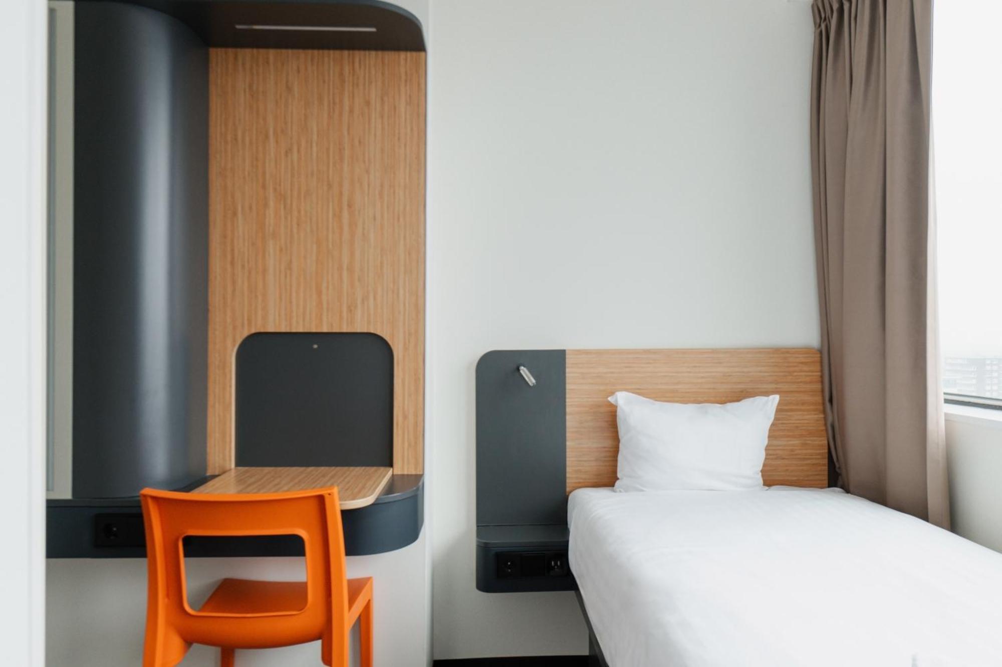 Easyhotel Amsterdam Zaandam Bagian luar foto