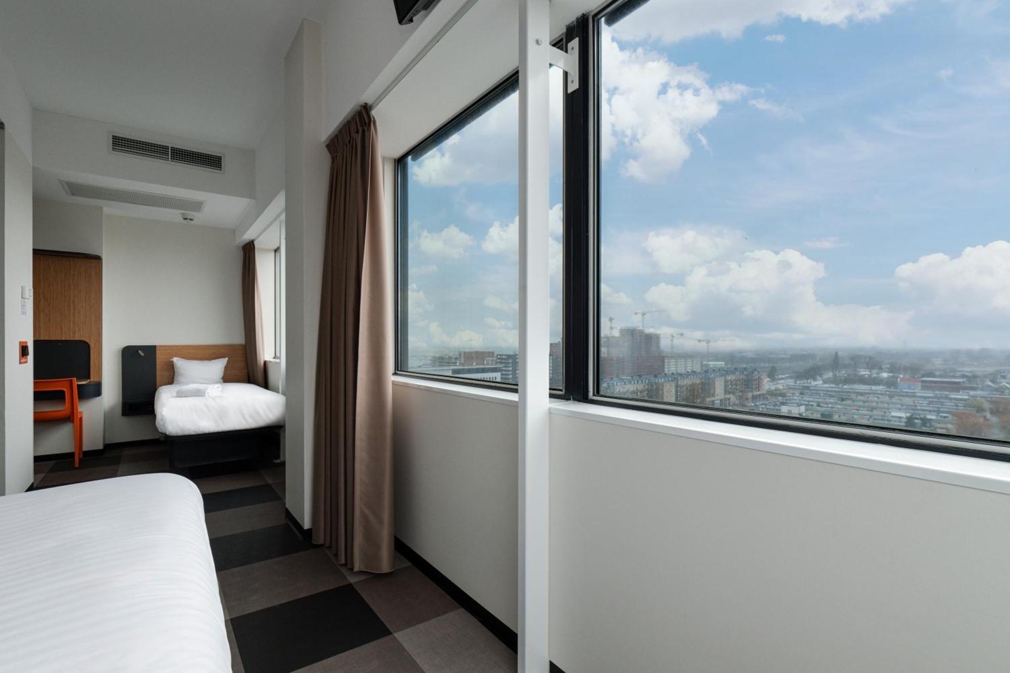 Easyhotel Amsterdam Zaandam Bagian luar foto