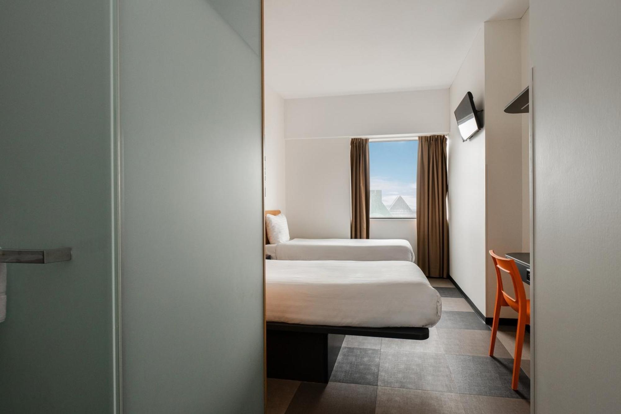 Easyhotel Amsterdam Zaandam Bagian luar foto