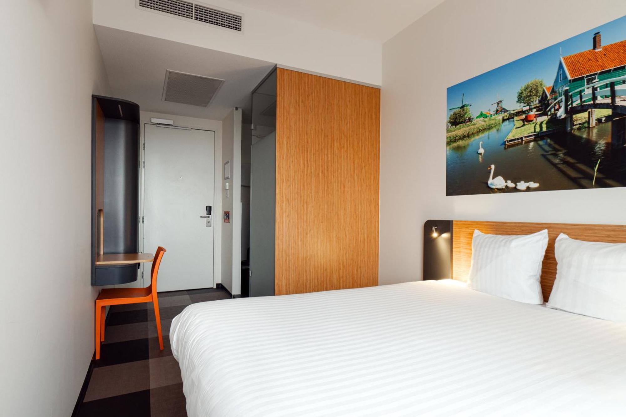 Easyhotel Amsterdam Zaandam Bagian luar foto
