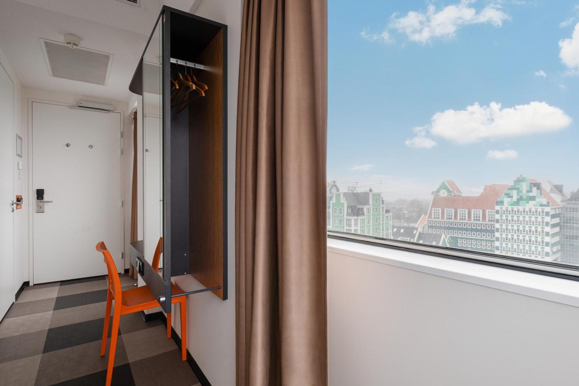 Easyhotel Amsterdam Zaandam Bagian luar foto