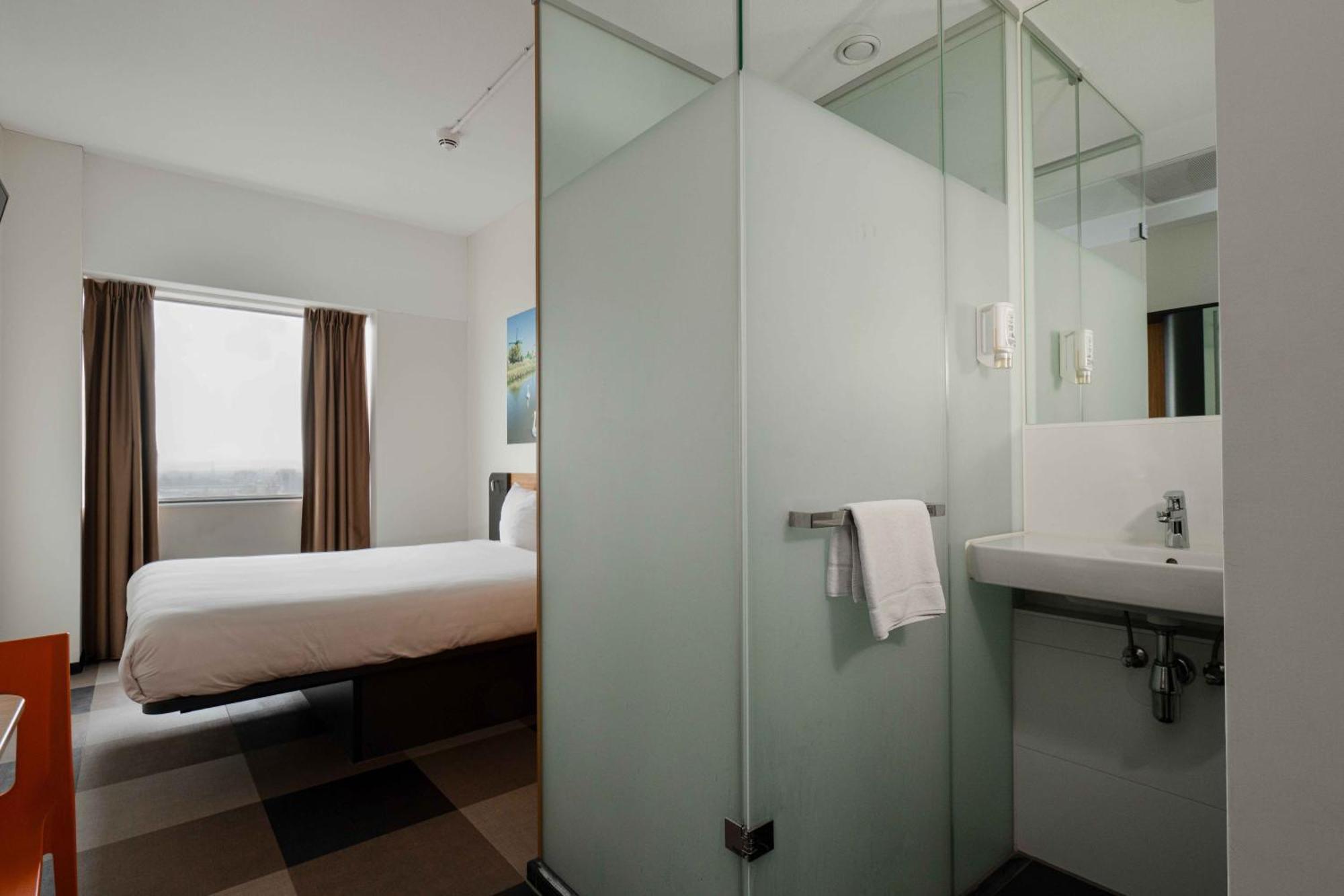 Easyhotel Amsterdam Zaandam Bagian luar foto