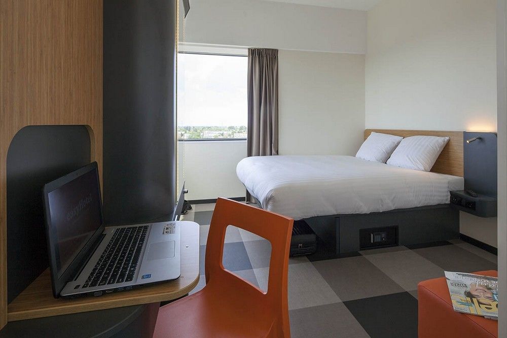 Easyhotel Amsterdam Zaandam Bagian luar foto